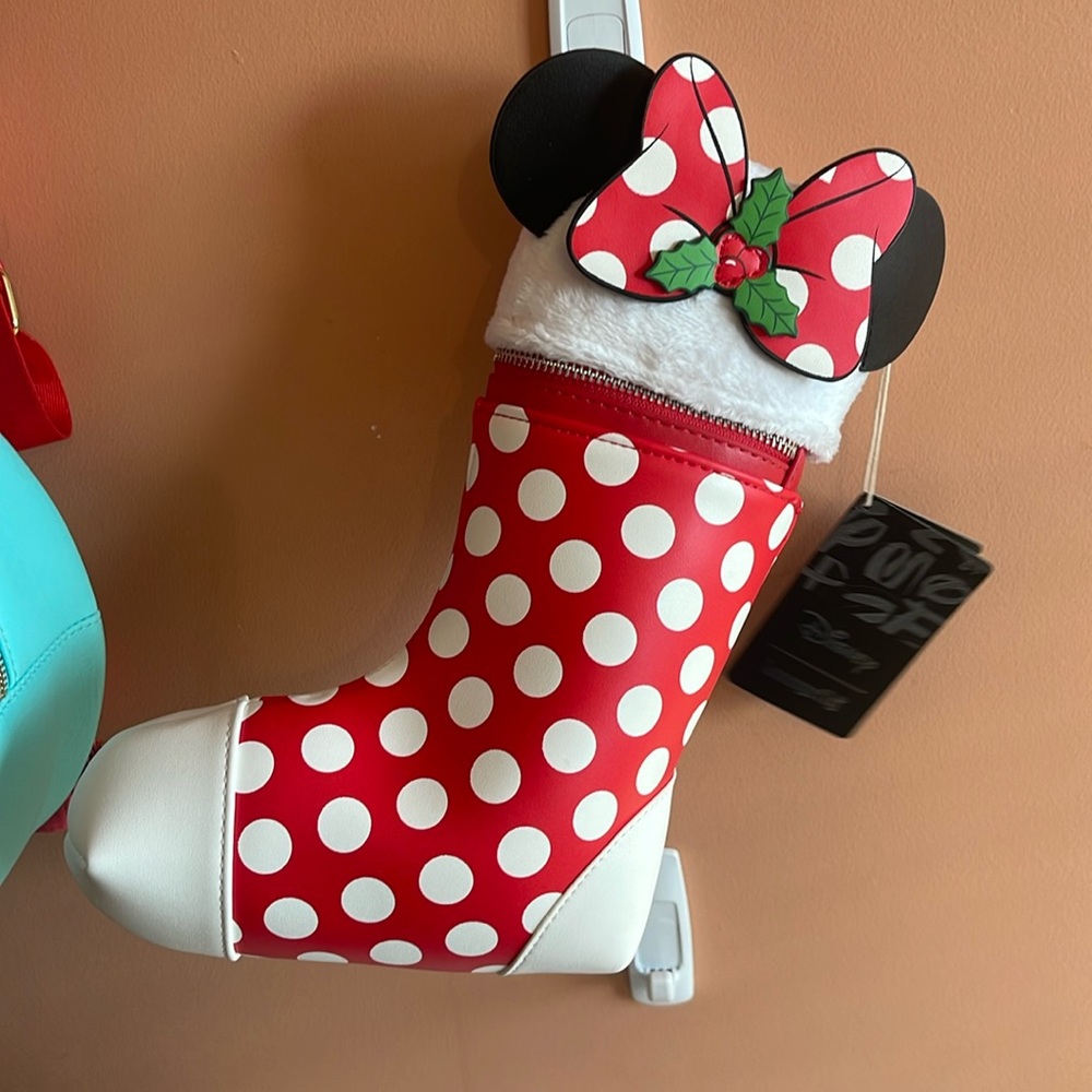 Loungefly, Minnie mouse, Christmas stocking crossbody